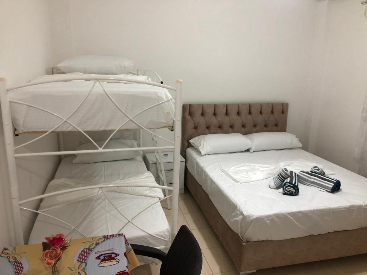 Elton Tafa Guesthouse Ksamil Exterior foto